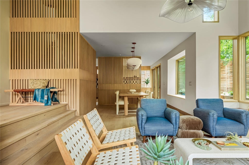 1102 Charlotte St - Photo 1