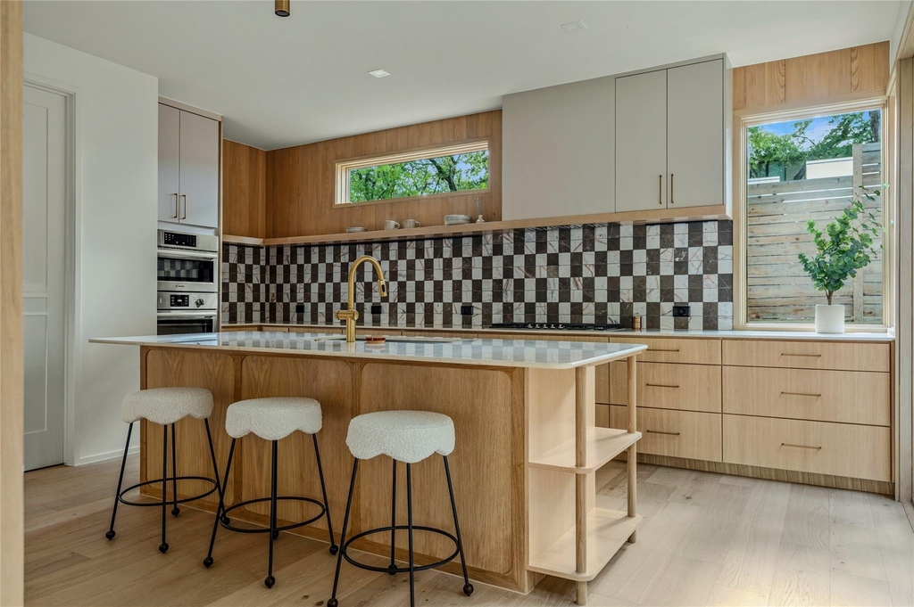 1102 Charlotte St - Photo 4