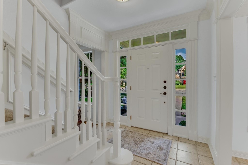 701 Oaklands Dr - Photo 3