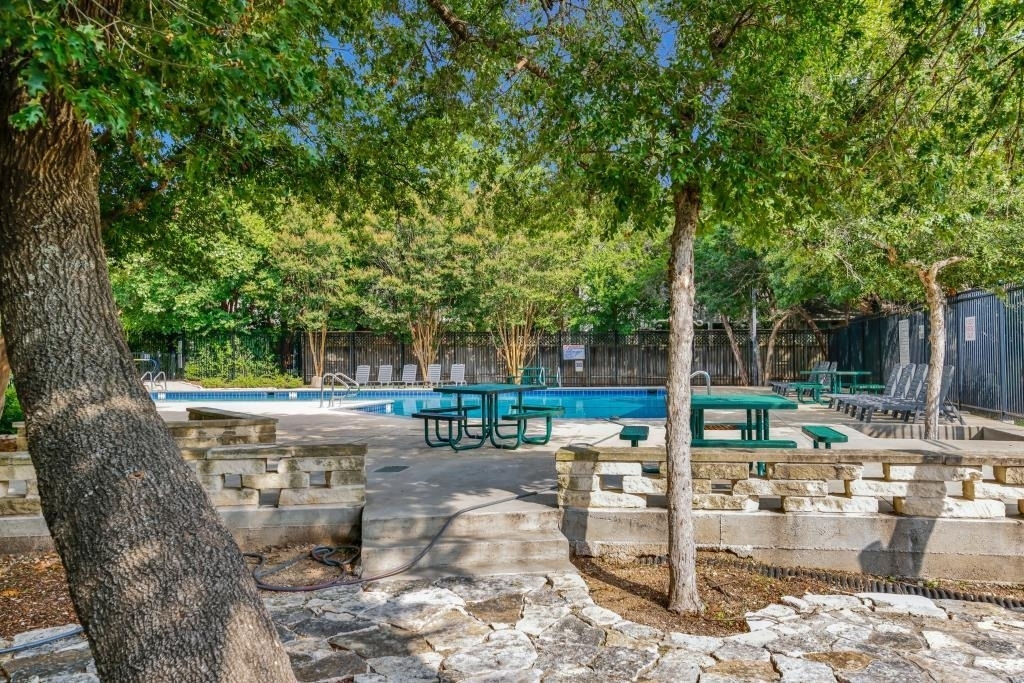 701 Oaklands Dr - Photo 36