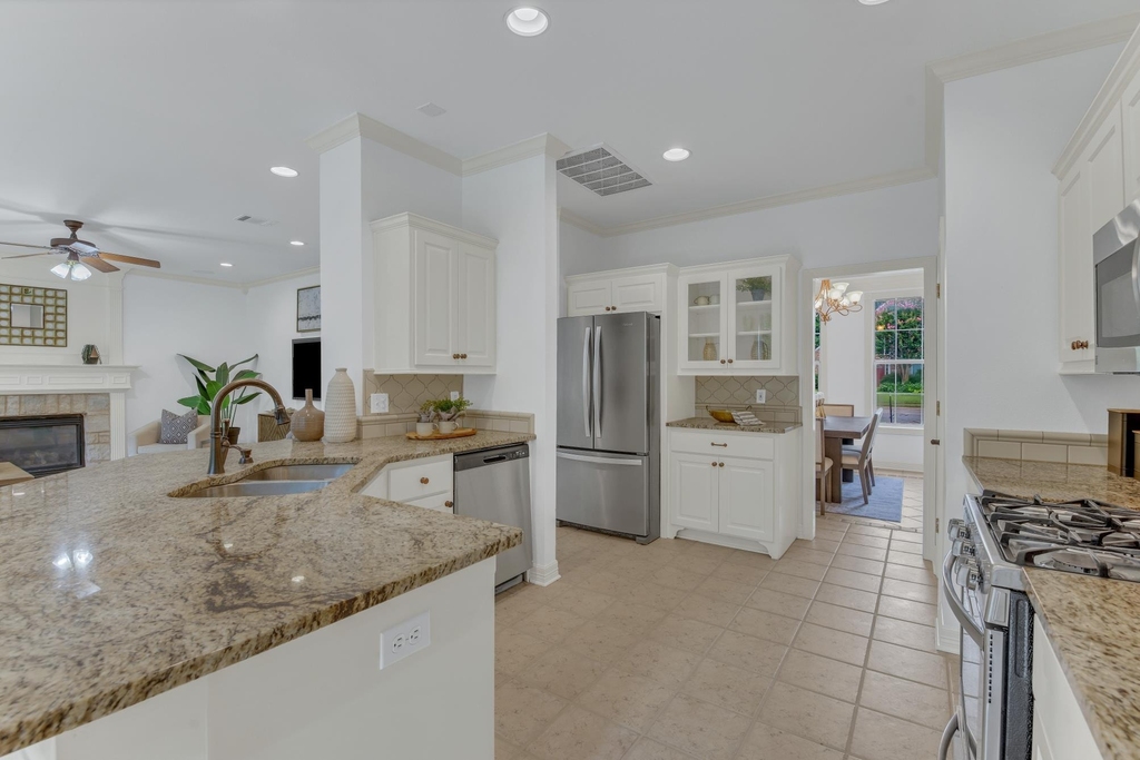 701 Oaklands Dr - Photo 27