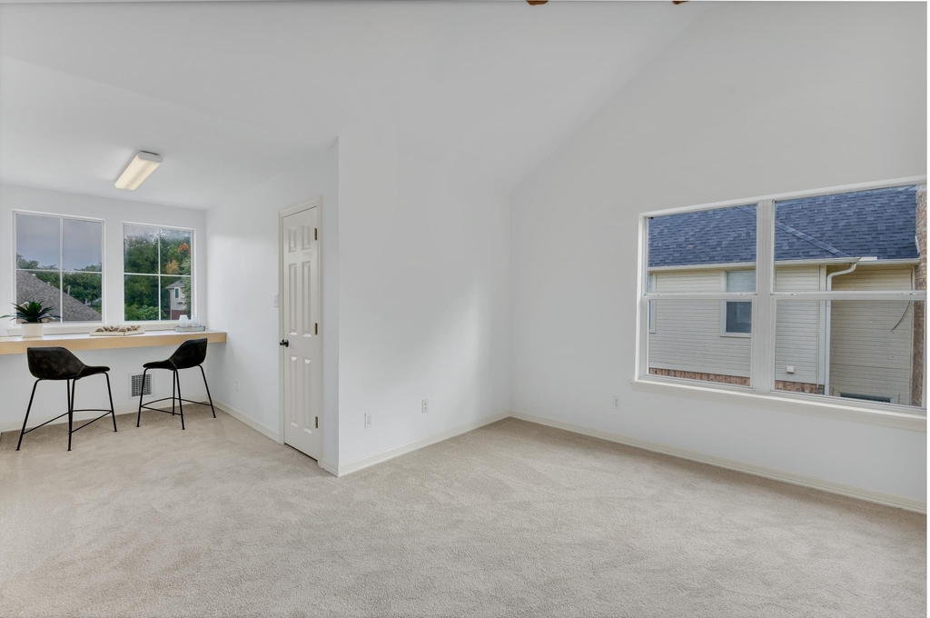 701 Oaklands Dr - Photo 19