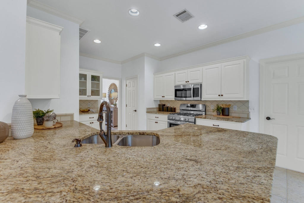 701 Oaklands Dr - Photo 24