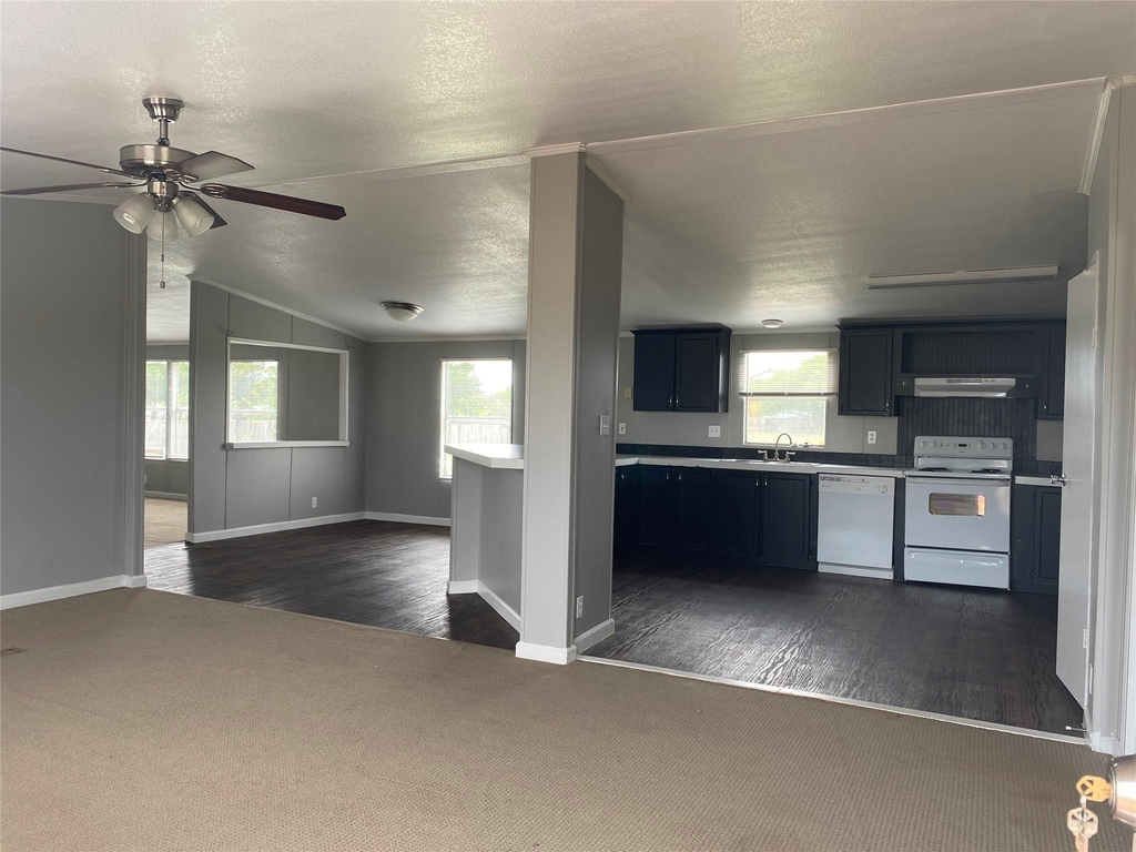 110 Thomas Park Dr - Photo 5