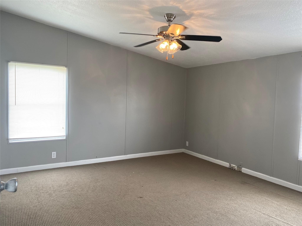 110 Thomas Park Dr - Photo 12