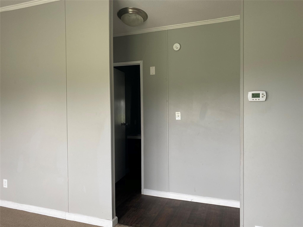 110 Thomas Park Dr - Photo 11