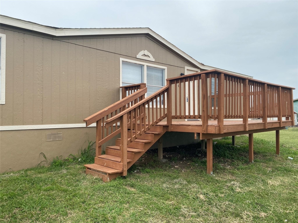 110 Thomas Park Dr - Photo 0