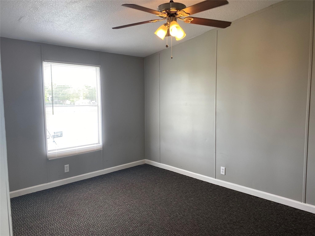 110 Thomas Park Dr - Photo 8
