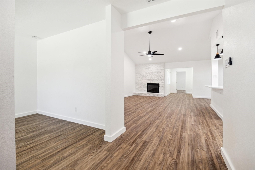 1311 Warrington Dr - Photo 7