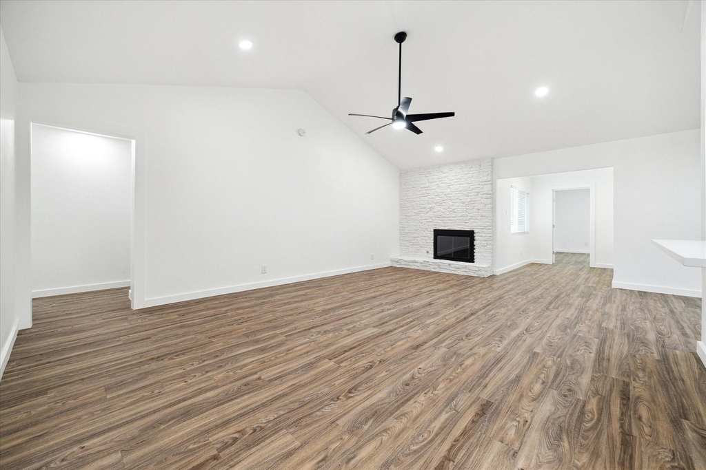 1311 Warrington Dr - Photo 9