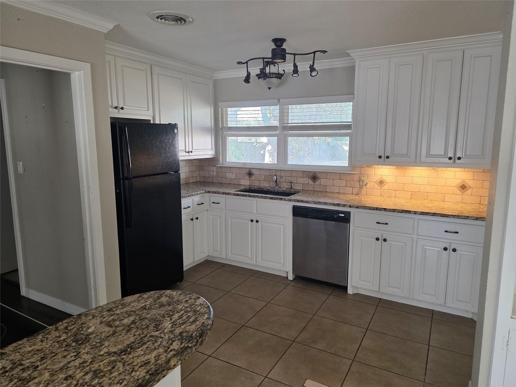 715 Vogel St - Photo 5