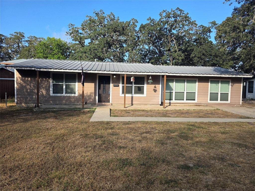 715 Vogel St - Photo 0