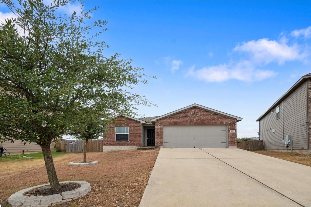 221 Koontz Loop - Photo 1