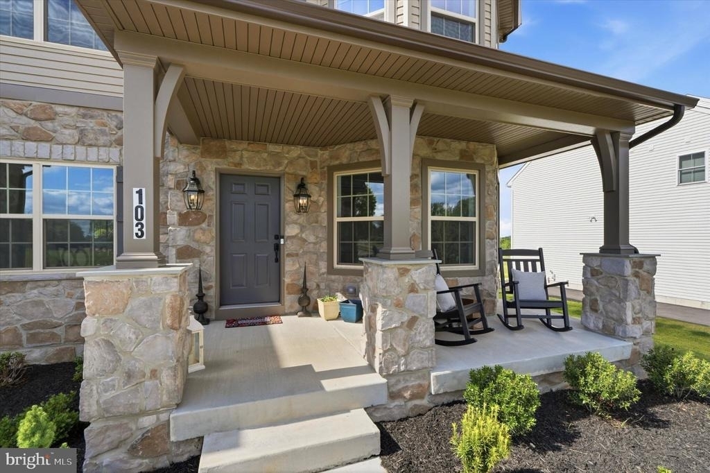 103 Janine Way - Photo 3