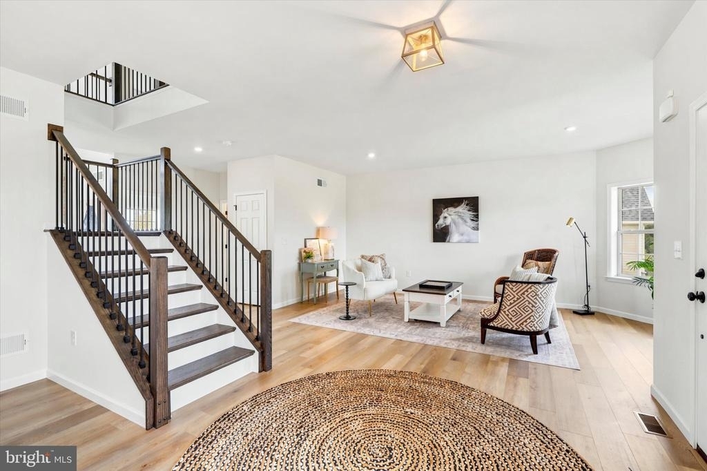 103 Janine Way - Photo 5