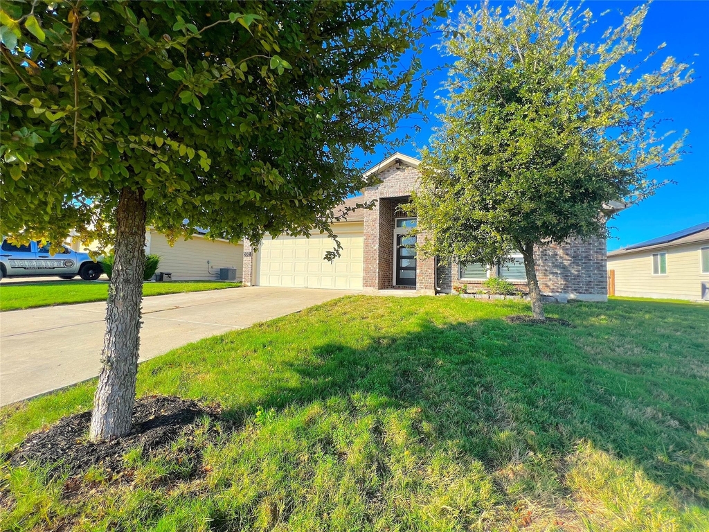 802 Mitchell Dr - Photo 2