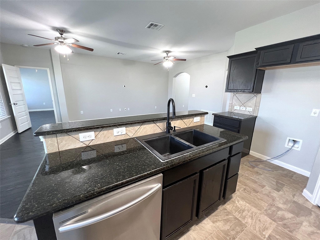 802 Mitchell Dr - Photo 8