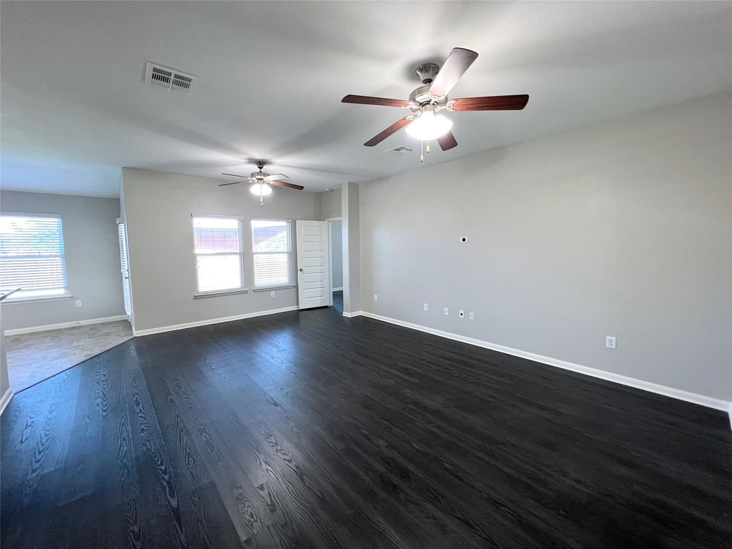 802 Mitchell Dr - Photo 4