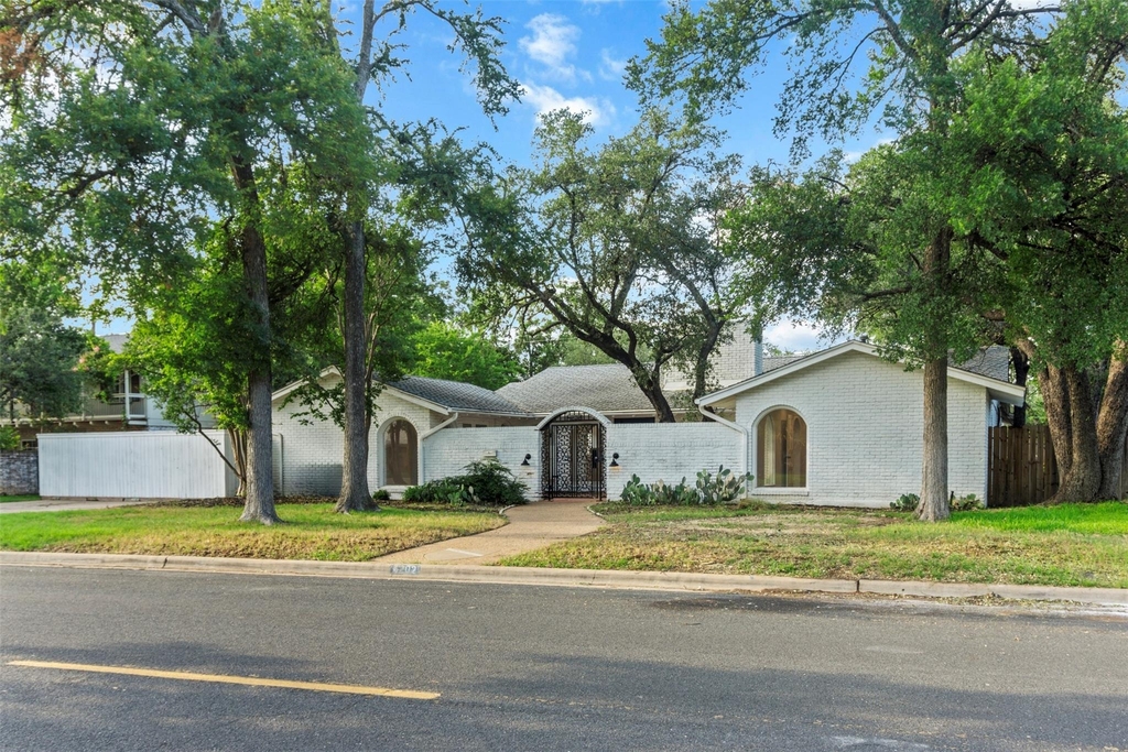 4202 N N Hills Dr Dr - Photo 3