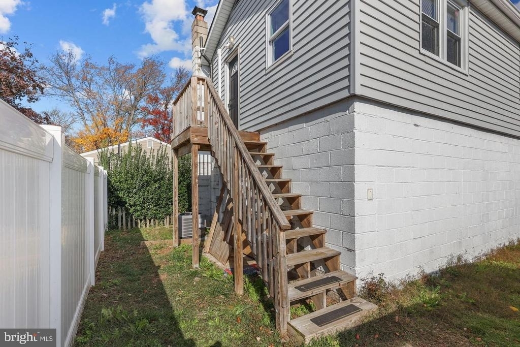 111 Walnut Avenue - Photo 17