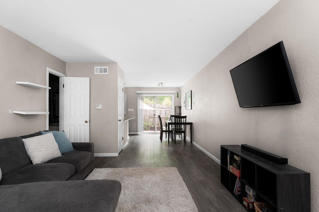 1912 Lightsey Rd - Photo 4