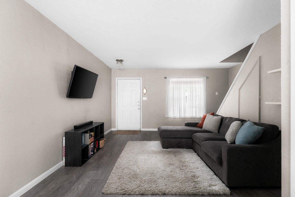1912 Lightsey Rd - Photo 5