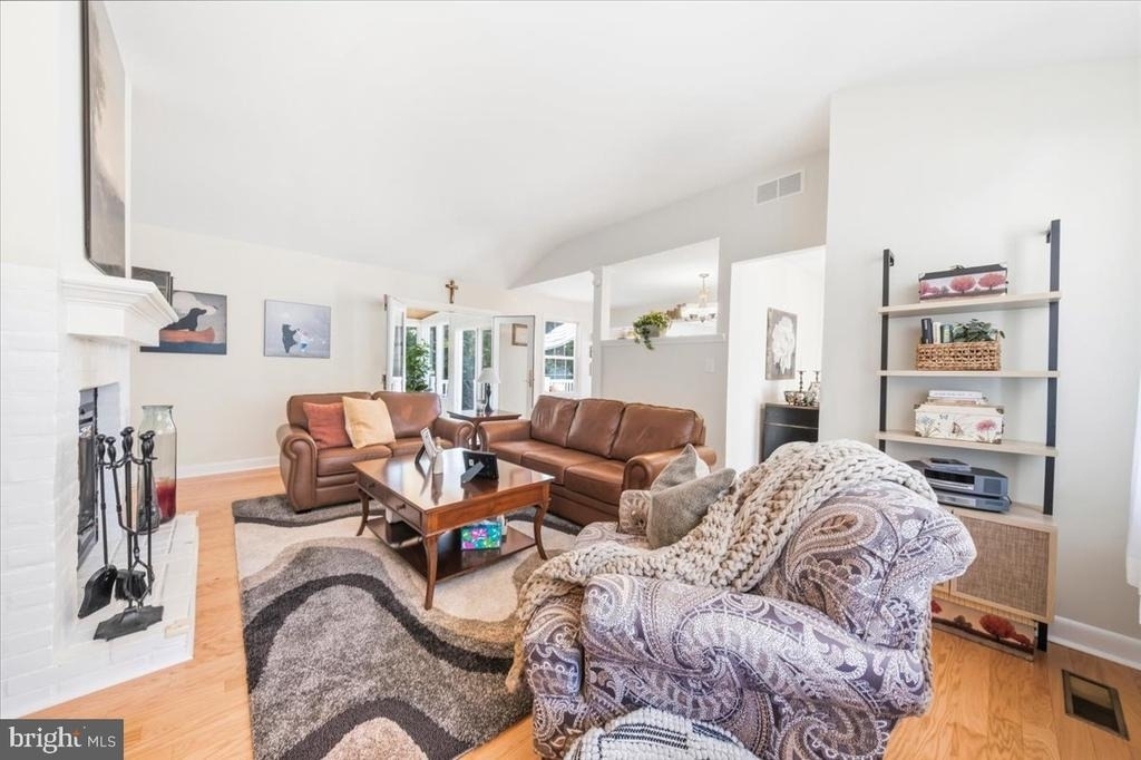 40 Pineknoll Drive - Photo 7