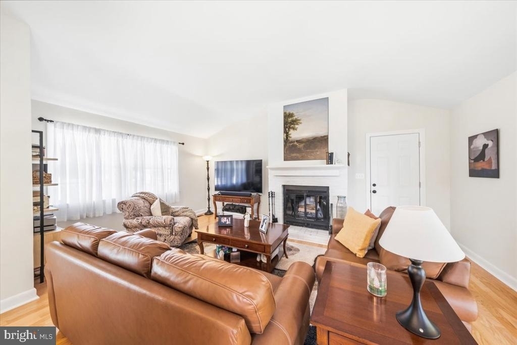 40 Pineknoll Drive - Photo 9