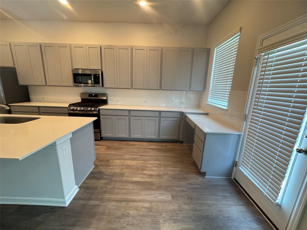 3000 Chisholm Trail Rd - Photo 4