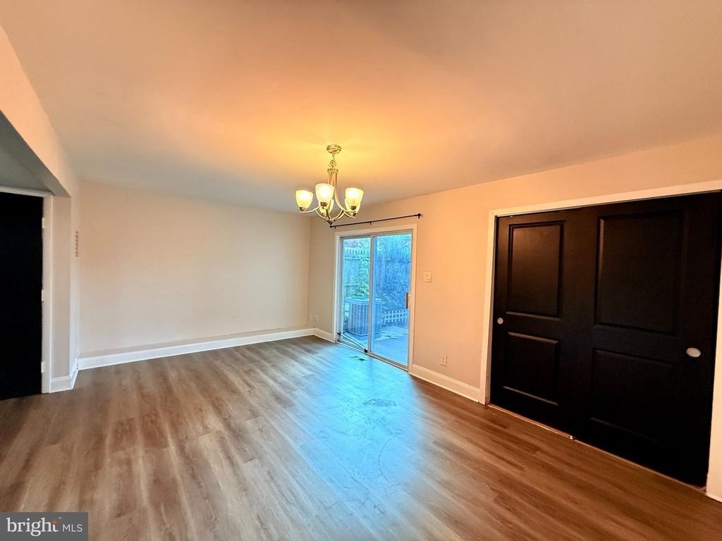 3 Madeley Court - Photo 2
