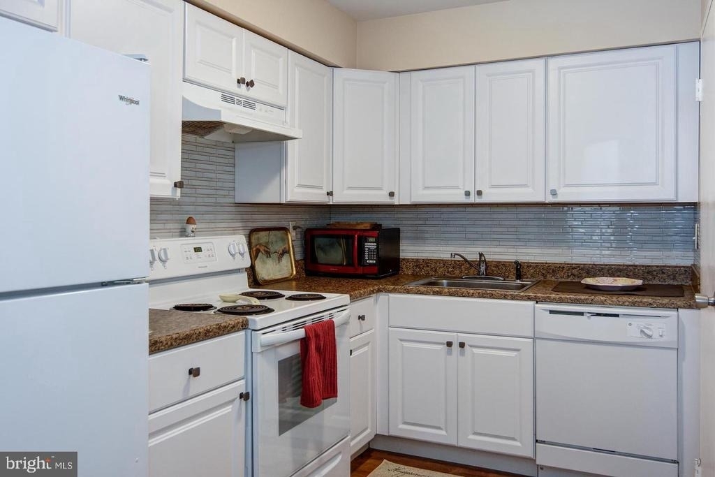 1013 Harbour Drive - Photo 9