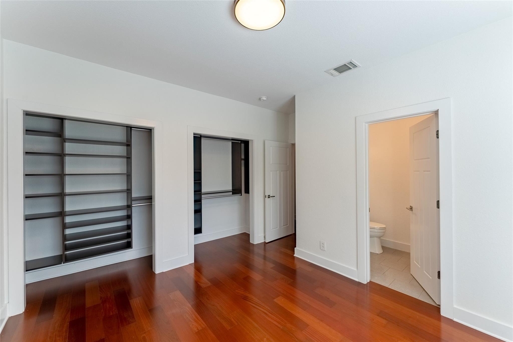 1209 E 3rd St - Photo 11