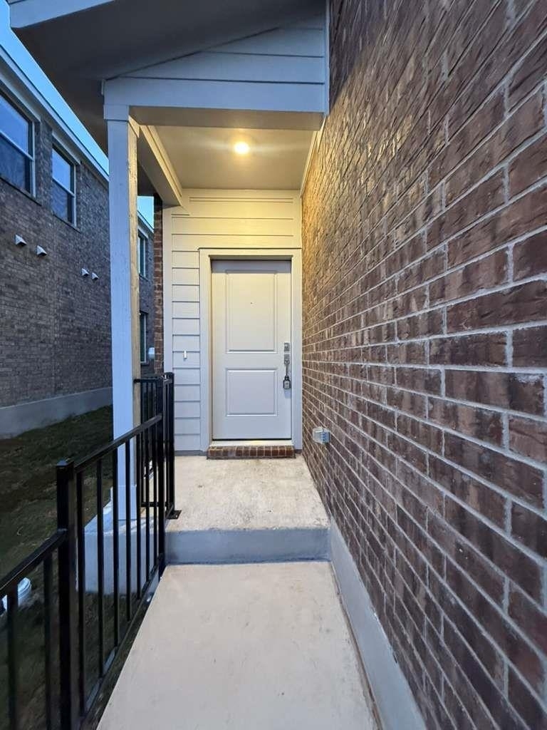 17702 Sage Thrasher Dr - Photo 4