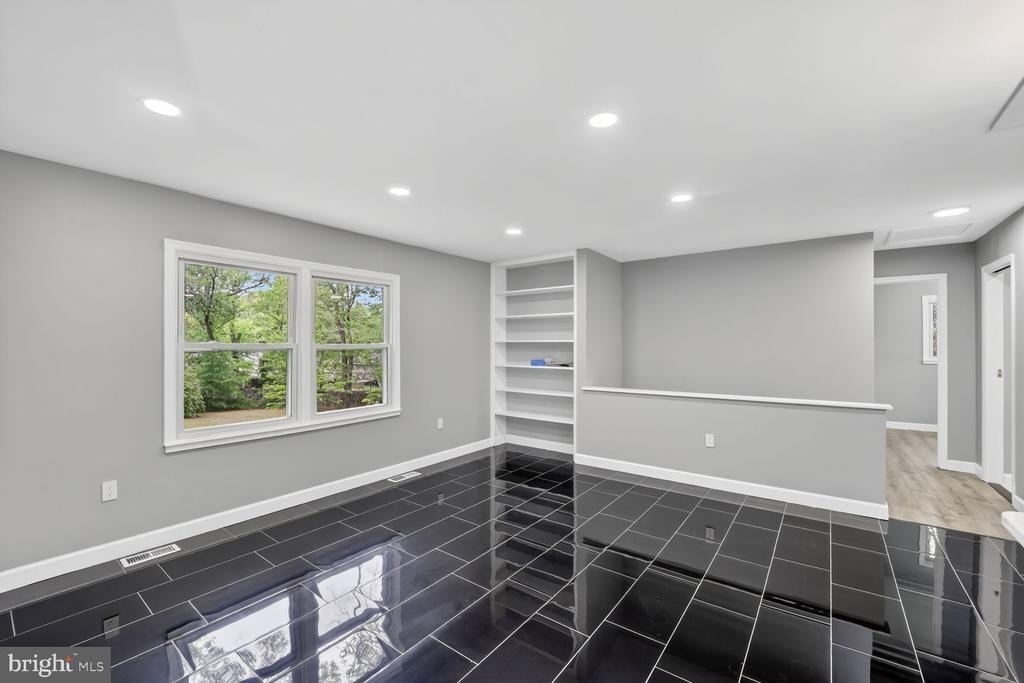 3604 Halloway N - Photo 21