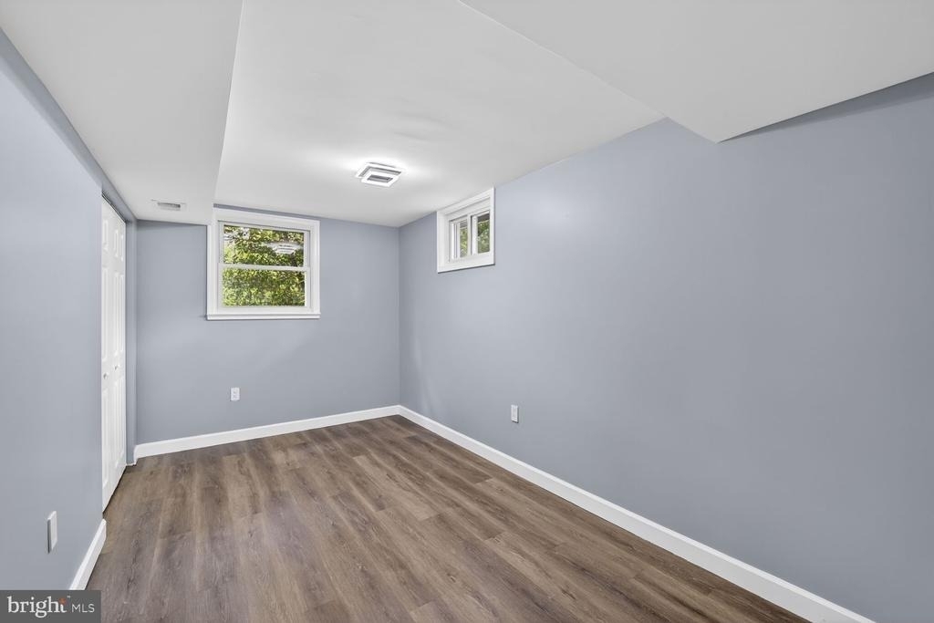 3604 Halloway N - Photo 6