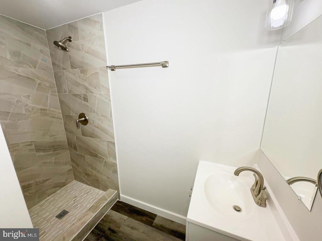 6717 Glenhurst Drive - Photo 4