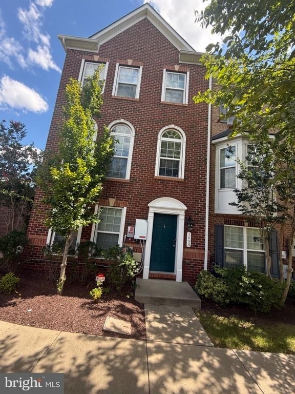 1608 Wesbourne Drive - Photo 2
