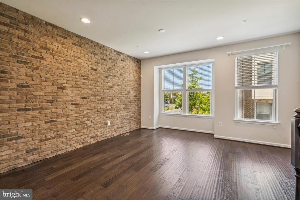 6102 Chronicle Street - Photo 4