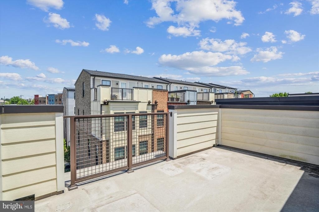6102 Chronicle Street - Photo 2