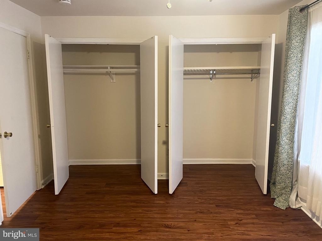 7906 Bayshore Drive - Photo 7