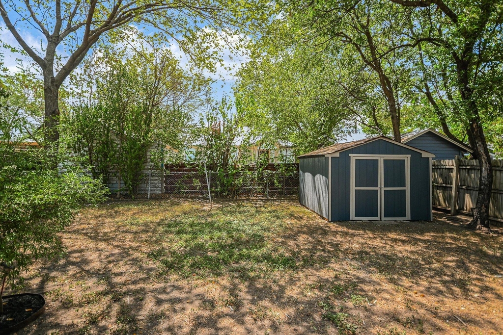 1001 E 39th St - Photo 18
