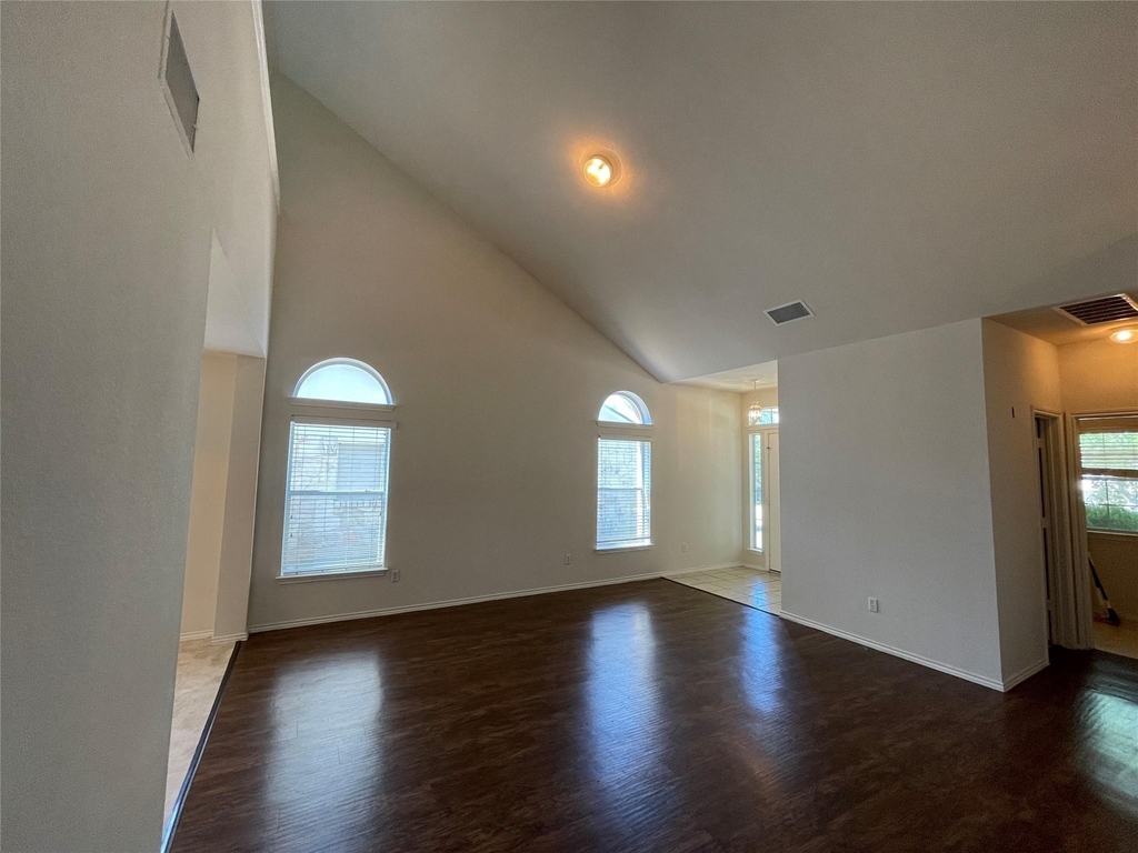 3830 Castle Rock Cv - Photo 3
