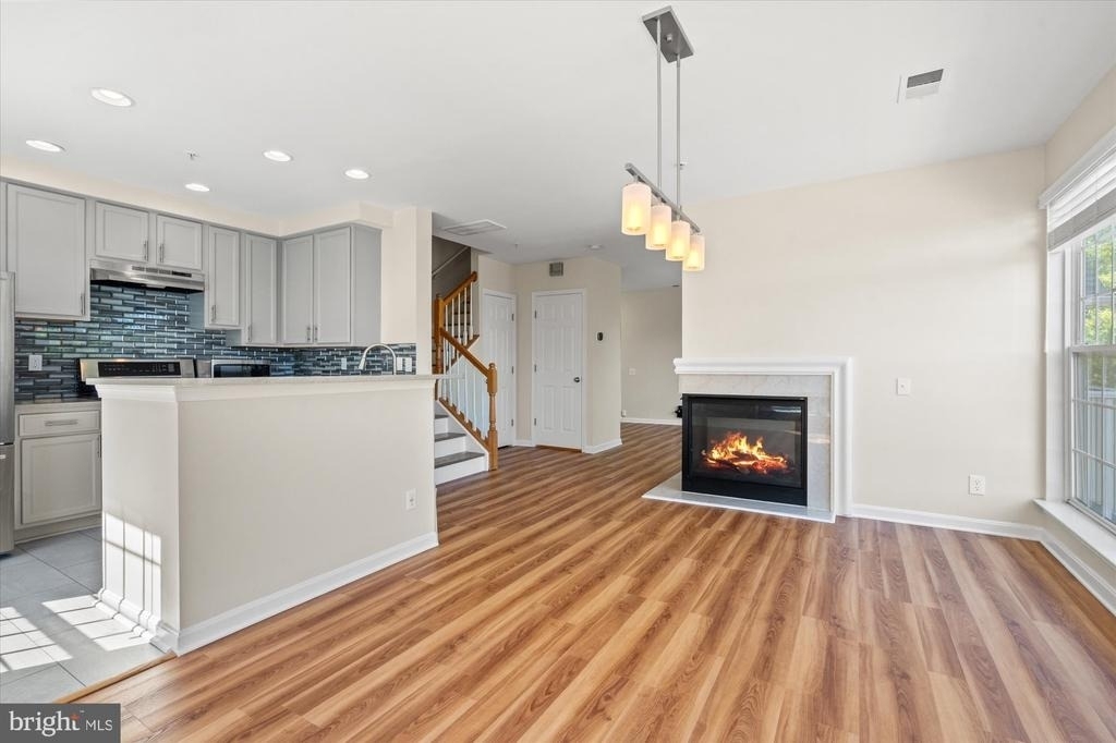 220 Fallsgrove Boulevard - Photo 8