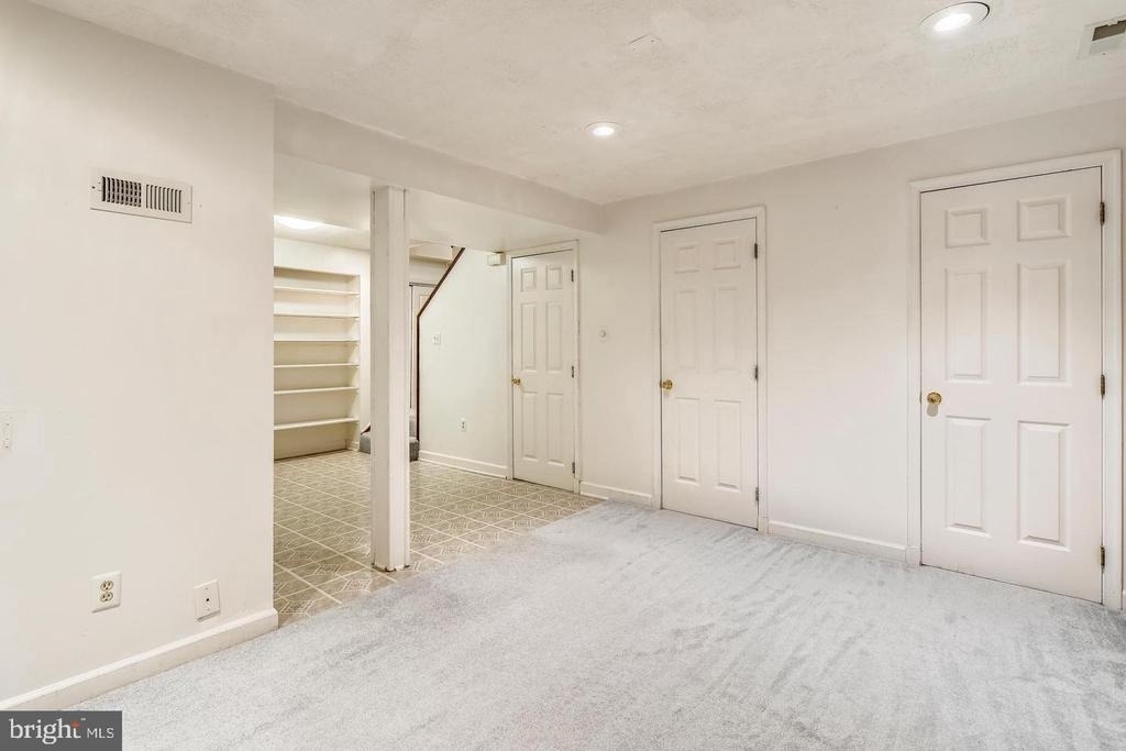 11127 Captains Walk Court - Photo 11
