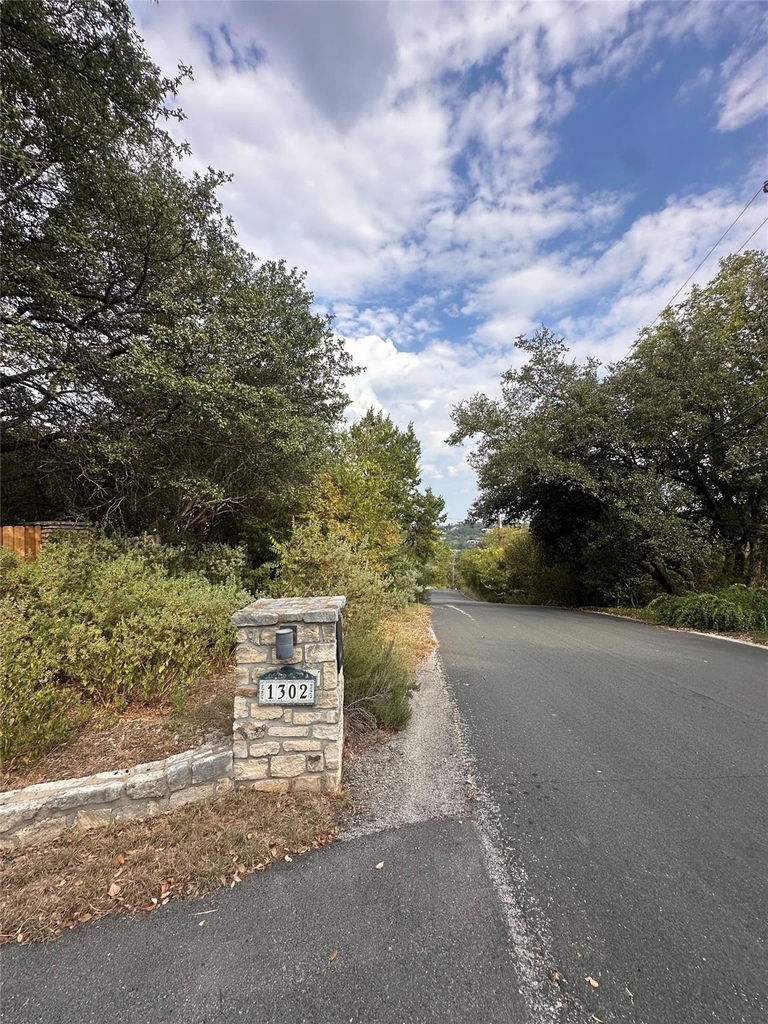 1302 Ridgecrest Dr - Photo 0