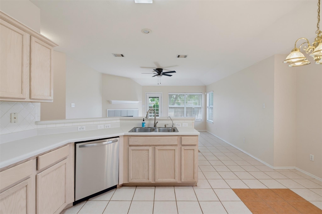 3705 Crownover St - Photo 7