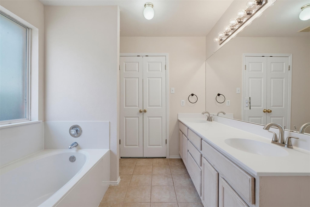 3705 Crownover St - Photo 15