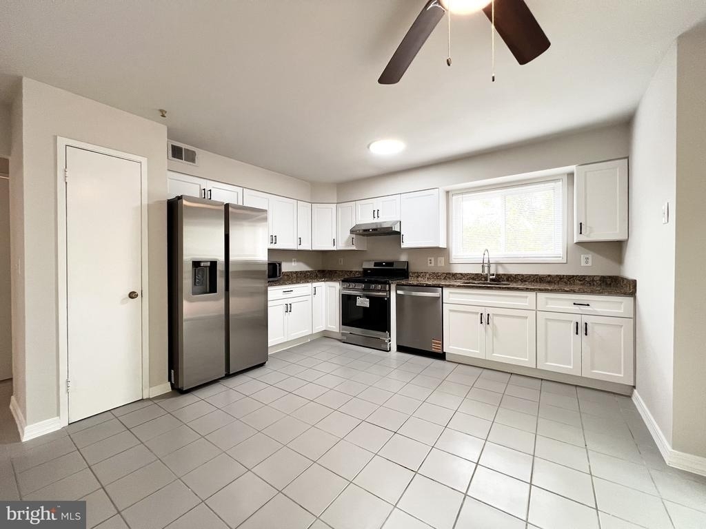 10901 Broad Green Terrace - Photo 13