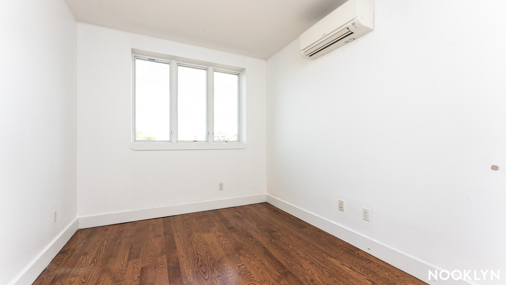 1784 Broadway - Photo 11