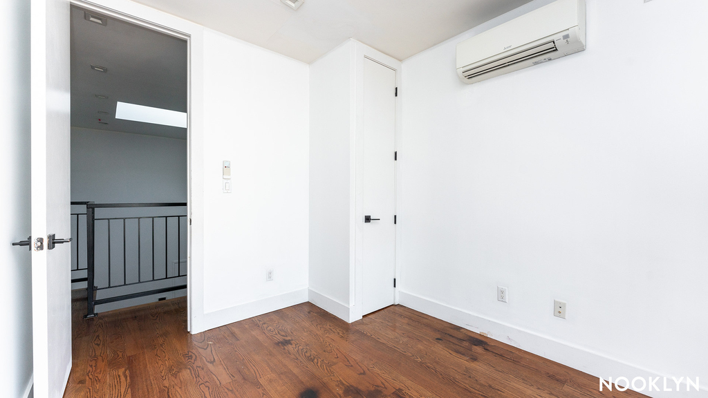 1784 Broadway - Photo 19